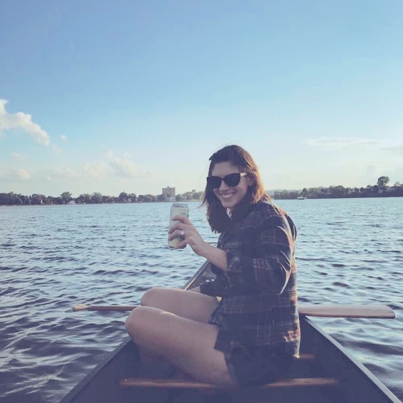 Meet your Posher, Angela - Picture 2 of 2